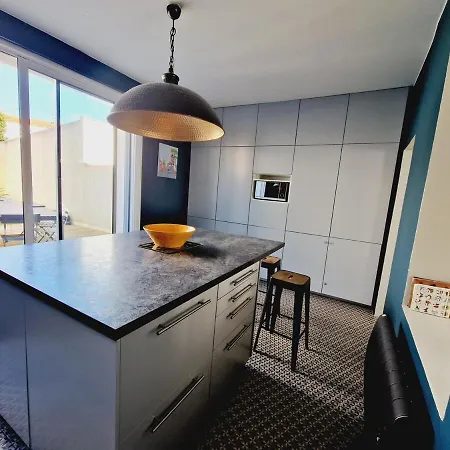 La Penate, Maison De Famille Proche Gare Penzion Les Sables-dʼOlonne